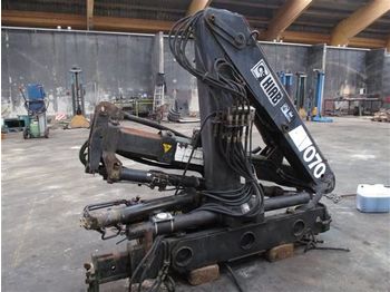 Kran montiran na kamion HIAB 070
