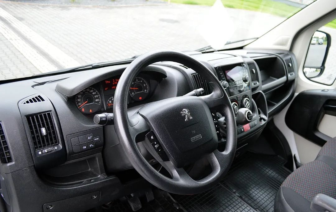 Mali kombi, Dostavno vozilo sa duplom kabinom Peugeot Boxer Furgin Duoble CabinDoka L4H2 7-seater One Owner: slika 7