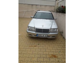 Automobil MERCEDES-BENZ C220