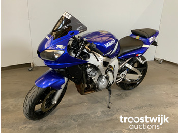 Motocikl Yamaha YZF-R6: slika 1