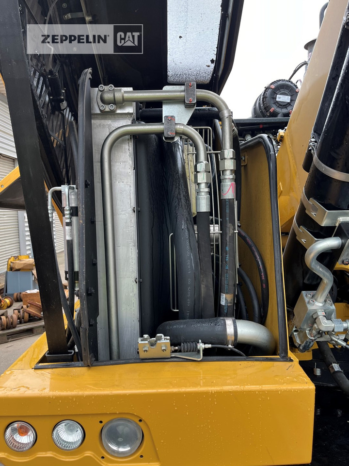 Bager za obradu otpada/ Industrije Cat MH3024-06C: slika 18