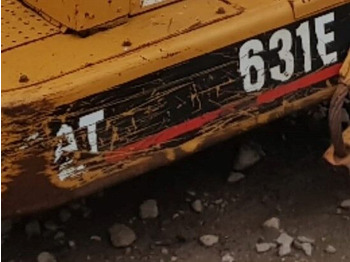 Caterpillar 631E - Strugač