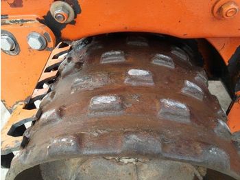 BOMAG BMP 851 - Valjak