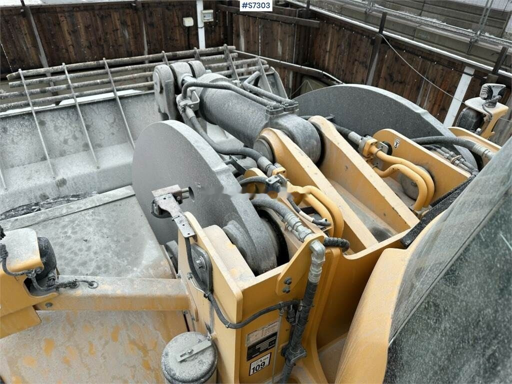 Utovarivač točkaš Volvo L250H wheel loader with bucket: slika 32