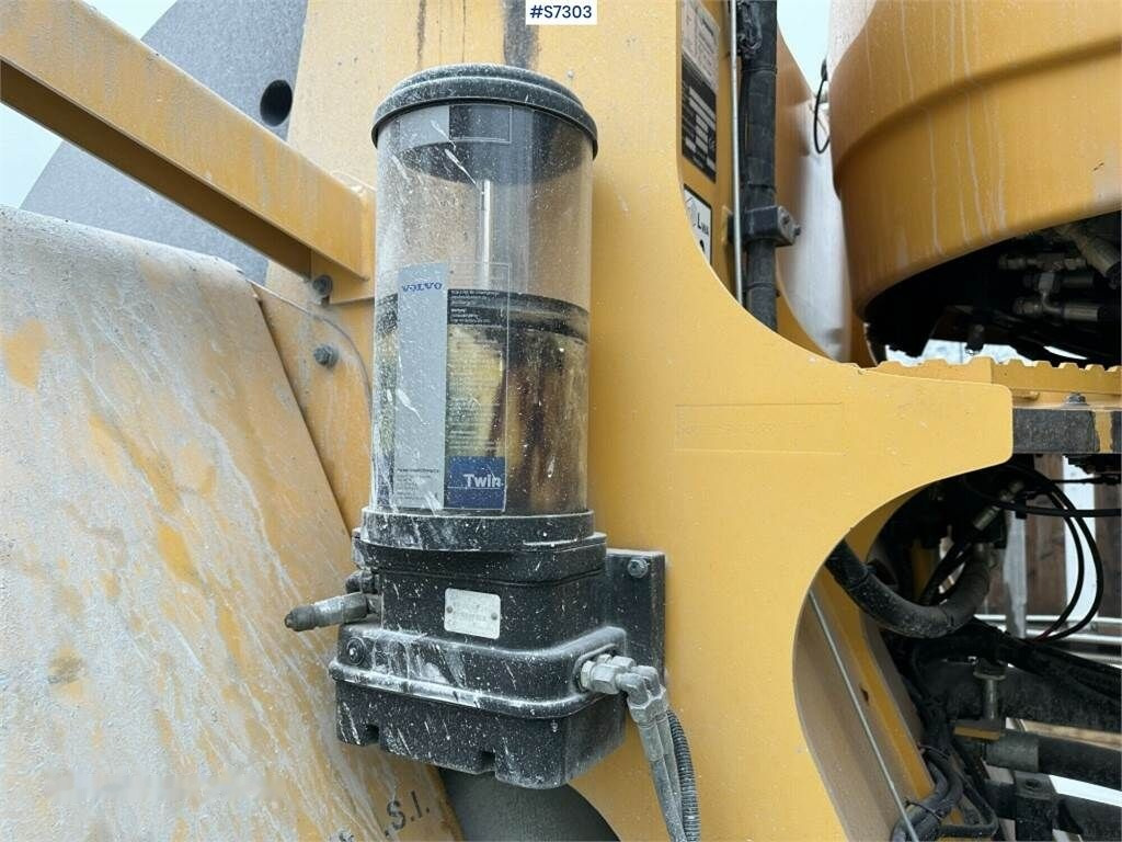 Utovarivač točkaš Volvo L250H wheel loader with bucket: slika 44