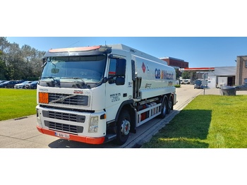 Kamion cisterna VOLVO FM