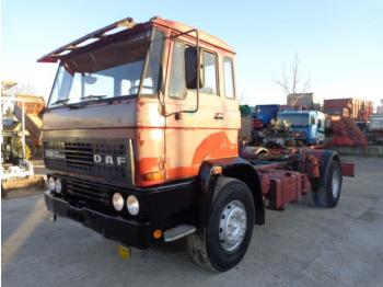 DAF DAF 2300 -FA235(4X2) - Kamion sa golom šasijom i zatvorenom kabinom