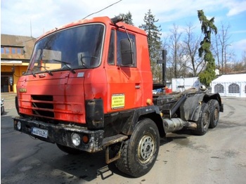 Tatra 815 6x6.1  - Kamion sa golom šasijom i zatvorenom kabinom