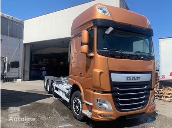 Kamion sa tovarnim sandukom DAF xf 510