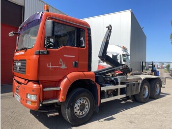 Kamion sa hidrauličnom kukom MAN TGA 26.410 6x4 haaksysteem / porte container / abrollkipper - EURO 3 - MULTILIFT 26T - MANUAL GEARBOX - BE TRUCK: slika 1