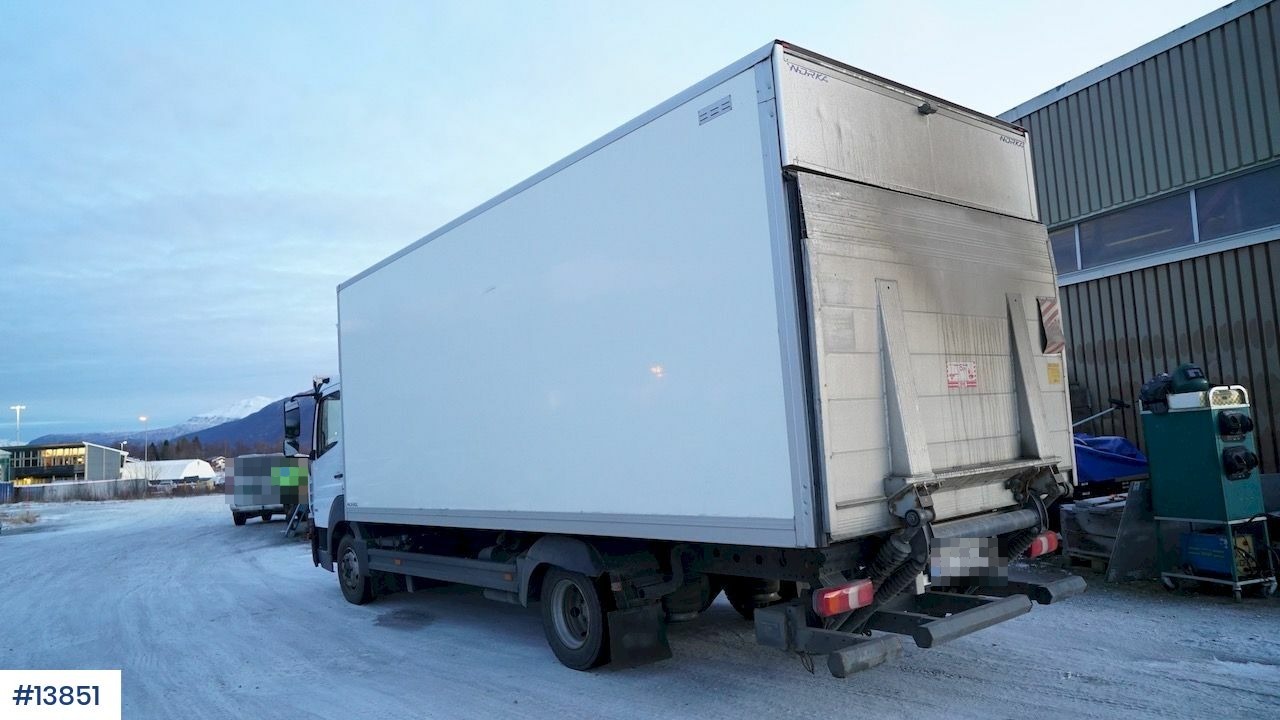 Kamion sa zatvorenim sandukom Mercedes Atego: slika 4