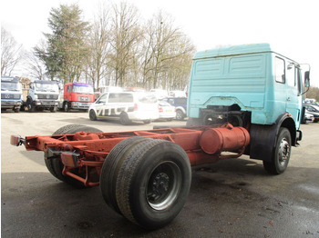 Kamion sa golom šasijom i zatvorenom kabinom Mercedes-Benz 1632 , V10 , ZF Manual , Spring suspension: slika 3