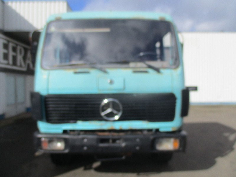Kamion sa golom šasijom i zatvorenom kabinom Mercedes-Benz 1632 , V10 , ZF Manual , Spring suspension: slika 6