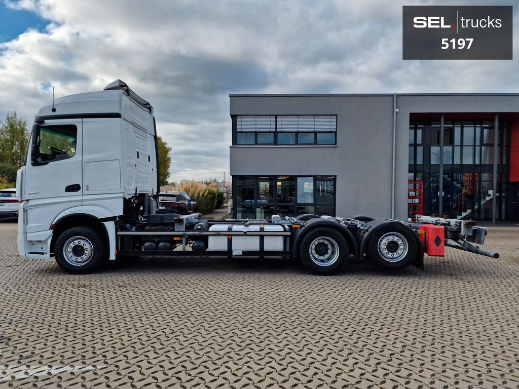 Kamion za prevoz kontejnera/ Kamion sa promenjivim sandukom Mercedes-Benz Actros 2545 / VOITH Retarder / Lift-Lenkachse: slika 8