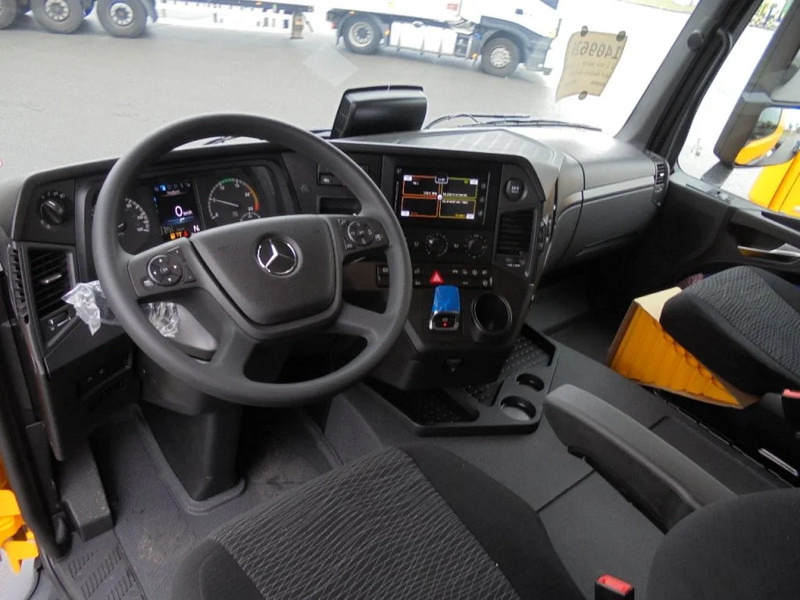 Kamion sa golom šasijom i zatvorenom kabinom novi Mercedes-Benz Arocs AROCS 2848 6X2: slika 11