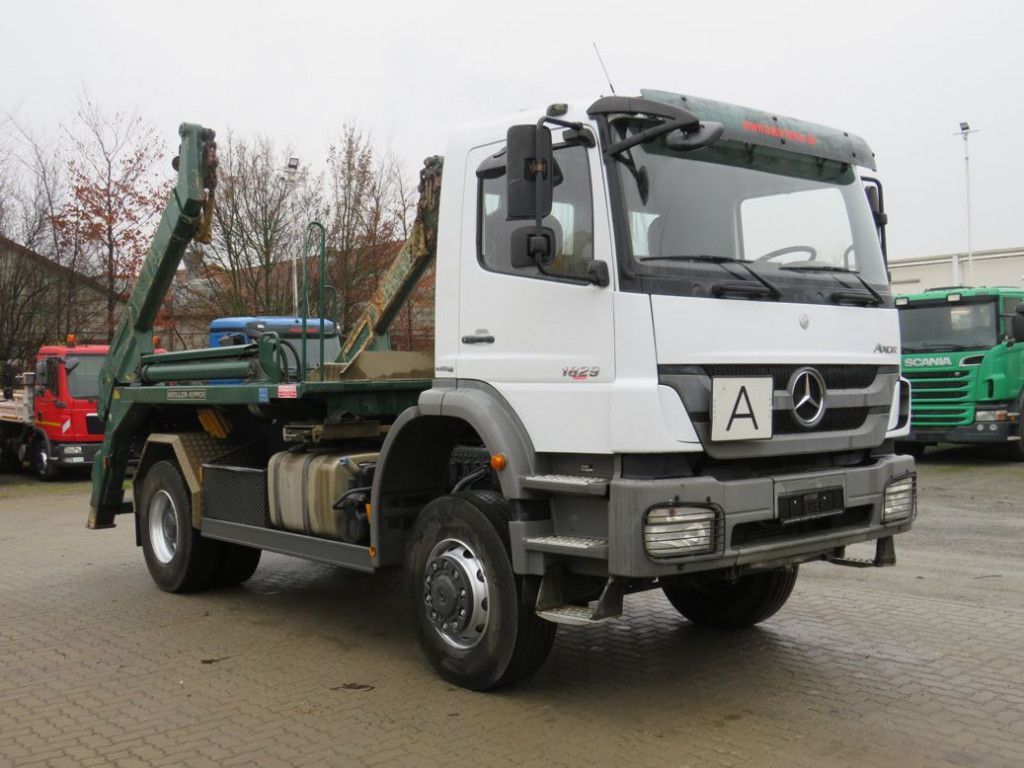 Kamion za utovaranje kontejnera Mercedes-Benz Axor 1829 AK 4x4 Absetzkipper Meiller AK 12 MT: slika 2