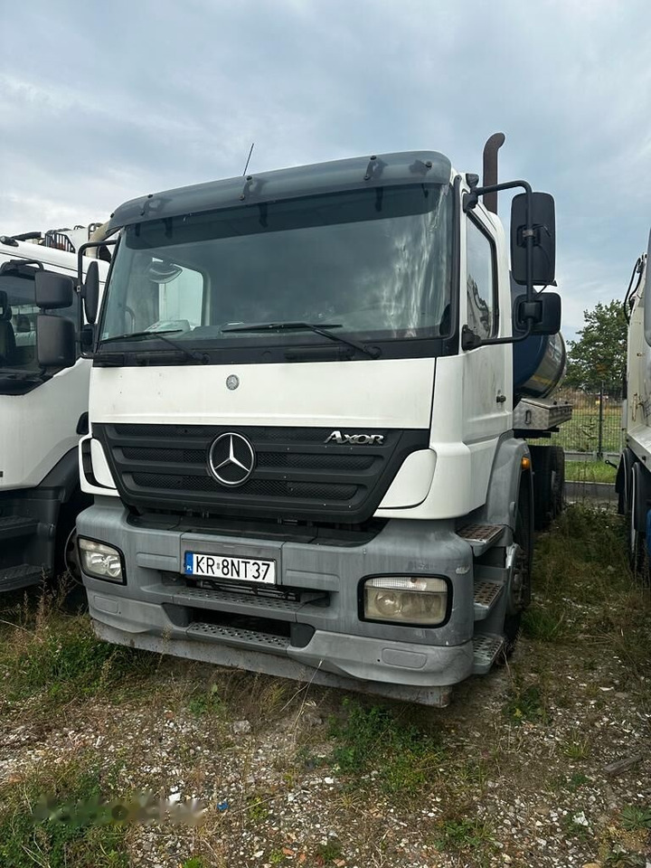 Kamion sa golom šasijom i zatvorenom kabinom Mercedes-Benz Axor 2529: slika 8