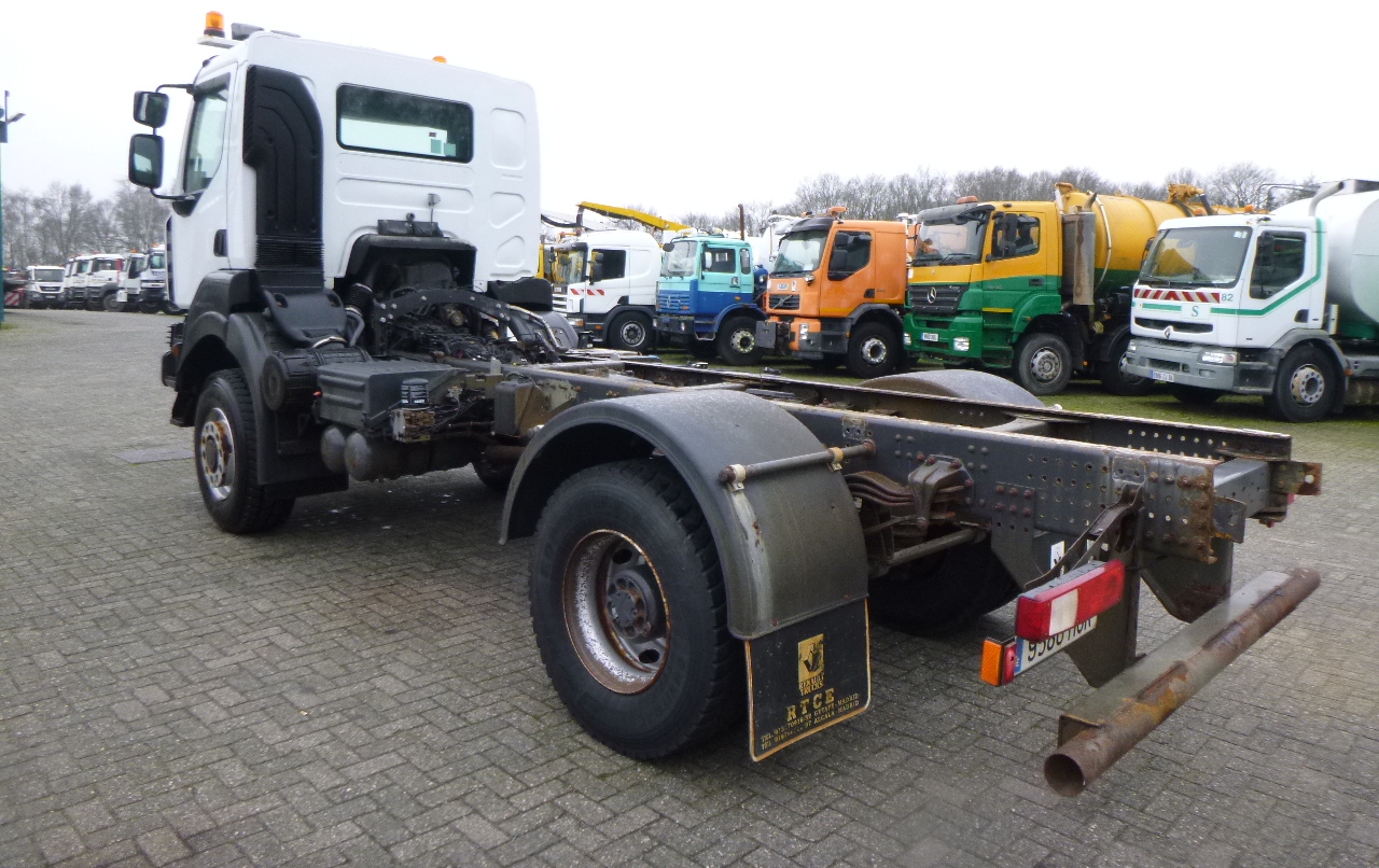 Kamion sa golom šasijom i zatvorenom kabinom Renault Kerax 380 DXI 4x4 Euro 5 chassis + PTO: slika 3