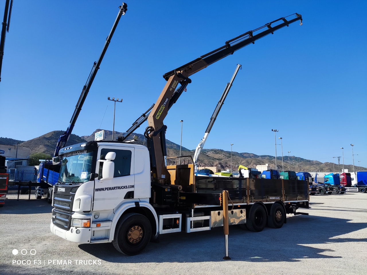 Kamion za prevoz kontejnera/ Kamion sa promenjivim sandukom, Kamion sa dizalicom SCANIA P 420 6X2 GRUA PALFINGER PK 20002-5 CAJA FIJA ABIERTA.: slika 7