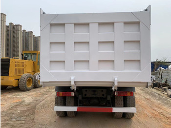 Istovarivač za prevoz teških mašina SINOTRUK HOWO Dump truck 371 6x4: slika 5