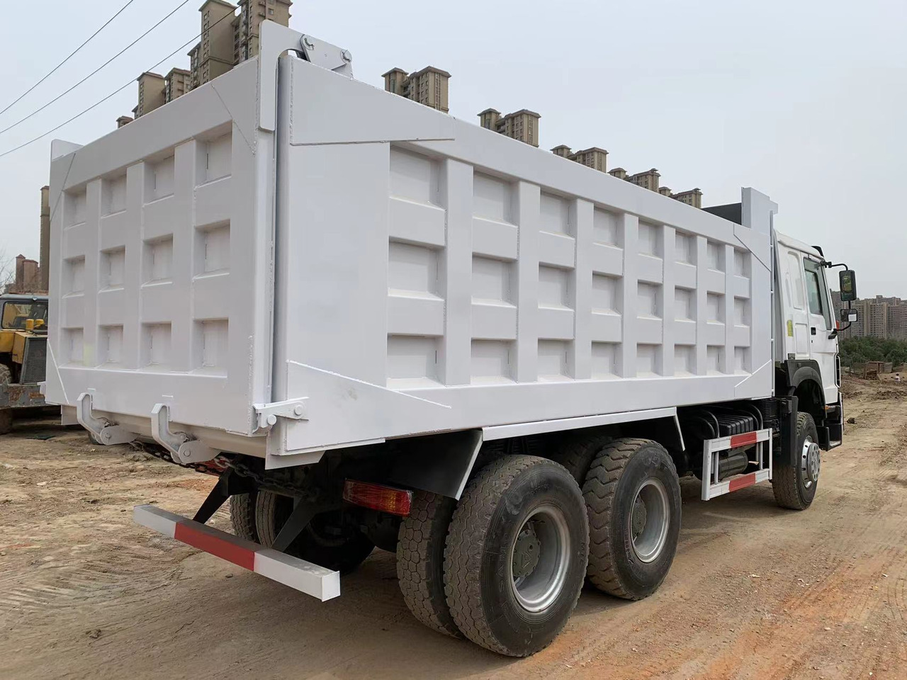 Istovarivač za prevoz teških mašina SINOTRUK HOWO Dump truck 371 6x4: slika 6