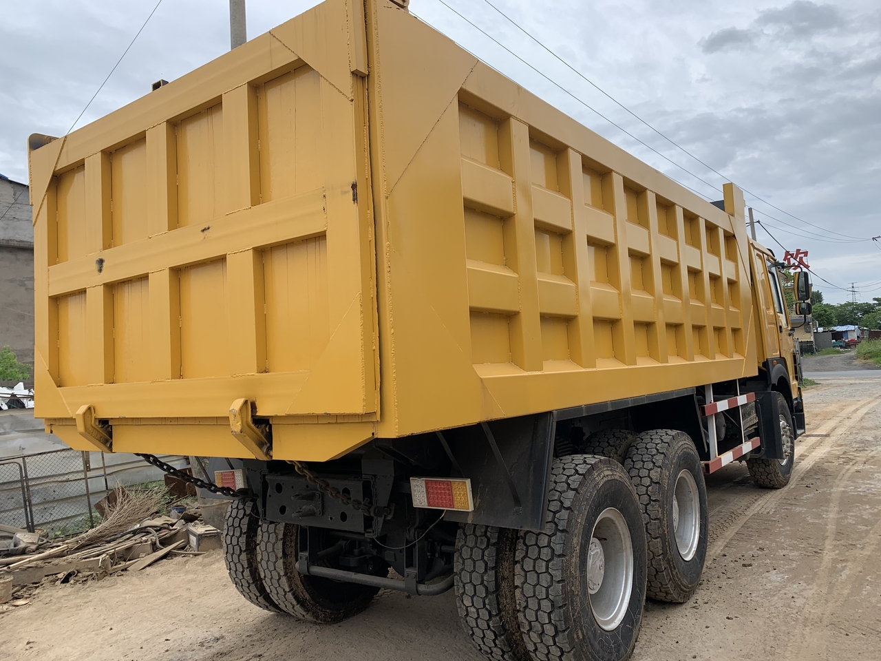 Istovarivač za prevoz teških mašina SINOTRUK Howo Dump truck 371: slika 4