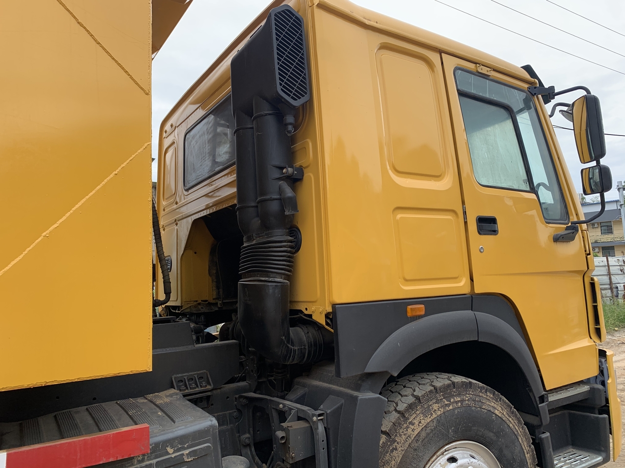 Istovarivač za prevoz teških mašina SINOTRUK Howo Dump truck 371: slika 7