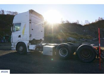 Kamion sa golom šasijom i zatvorenom kabinom Scania R124: slika 5