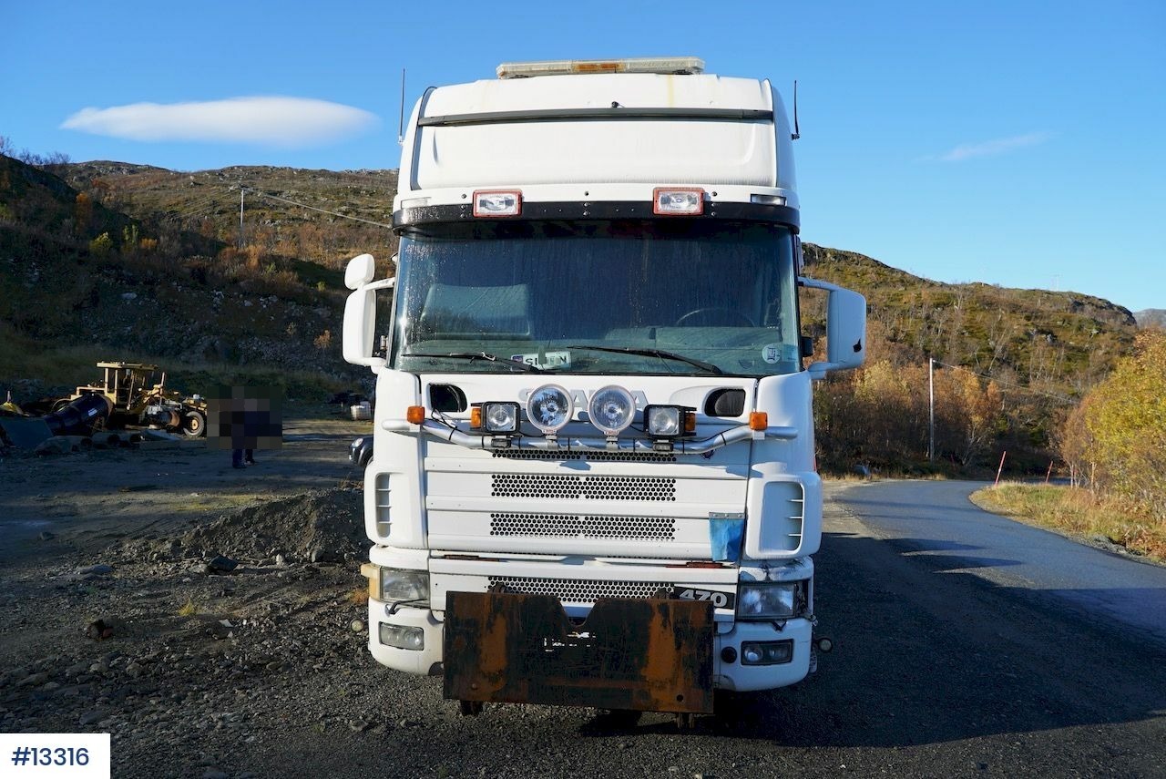 Kamion sa golom šasijom i zatvorenom kabinom Scania R124: slika 8