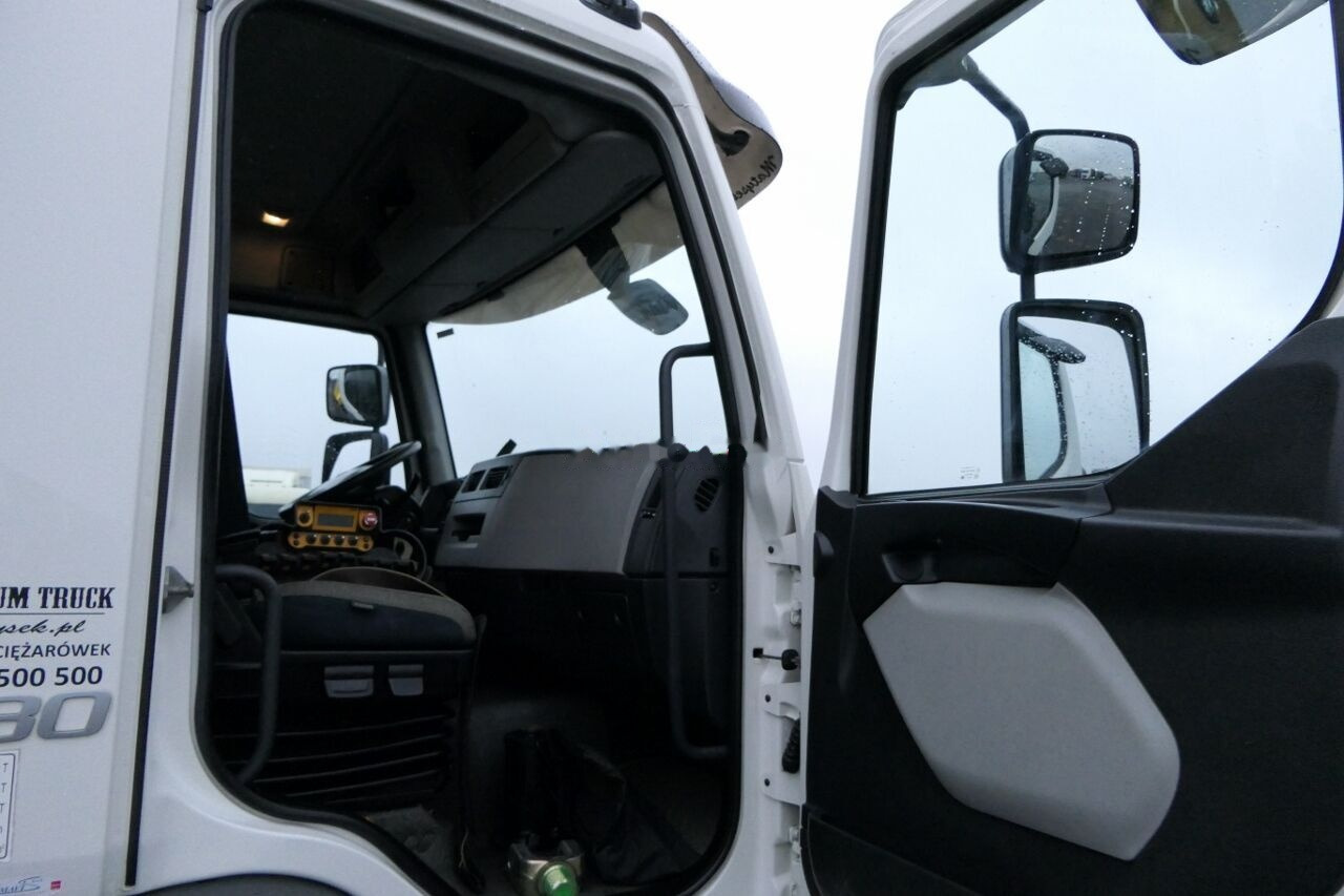 Kamion sa tovarnim sandukom, Kamion sa dizalicom Volvo FE 280 Flatbed + crane HYVA HB 150: slika 42