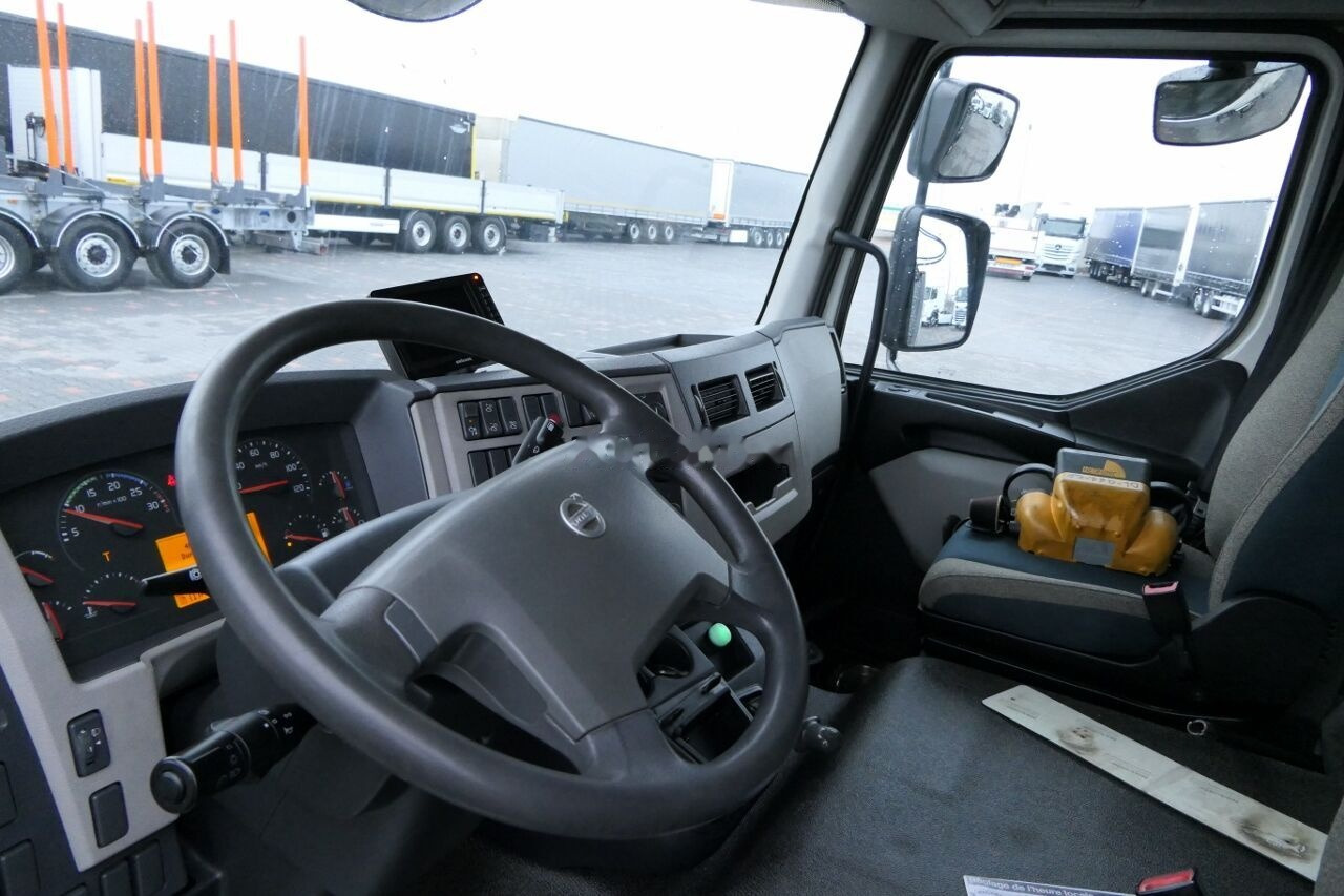 Kamion sa tovarnim sandukom, Kamion sa dizalicom Volvo FE 280 Flatbed + crane HYVA HB 150: slika 35