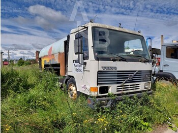 Kamion cisterna za prevoz goriva Volvo FL 7: slika 1