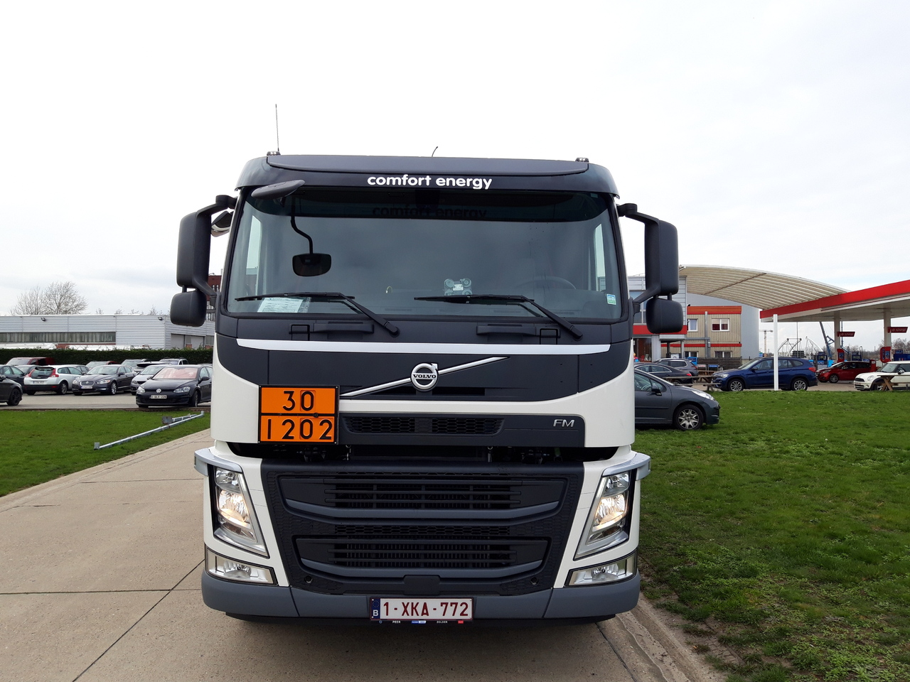 Kamion cisterna Volvo FM: slika 11