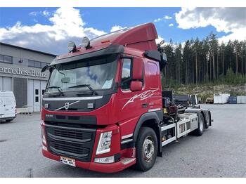 Kamion sa dizalicom, Kamion sa hidrauličnom kukom Volvo FM12 6x2: slika 1
