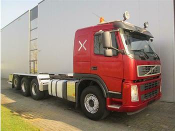 Kamion sa golom šasijom i zatvorenom kabinom Volvo FM480 8X4 CHASSIS HUB REDUCTION EURO 5: slika 1