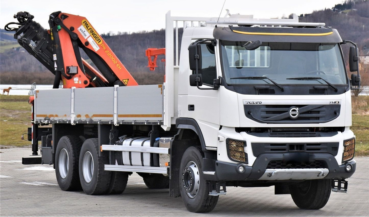 Kamion sa tovarnim sandukom, Kamion sa dizalicom Volvo FMX 370: slika 4