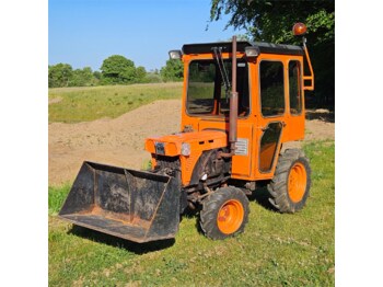 Kubota B7100D - Komunalni traktor