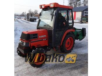 Kubota ST-30 - Komunalni traktor