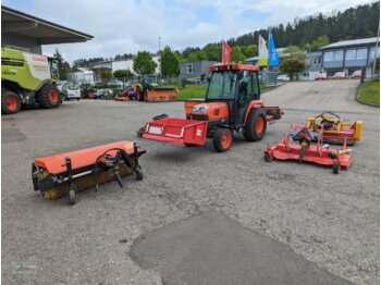 Komunalni traktor Kubota STV 40 mit Anbaugeräten: slika 1