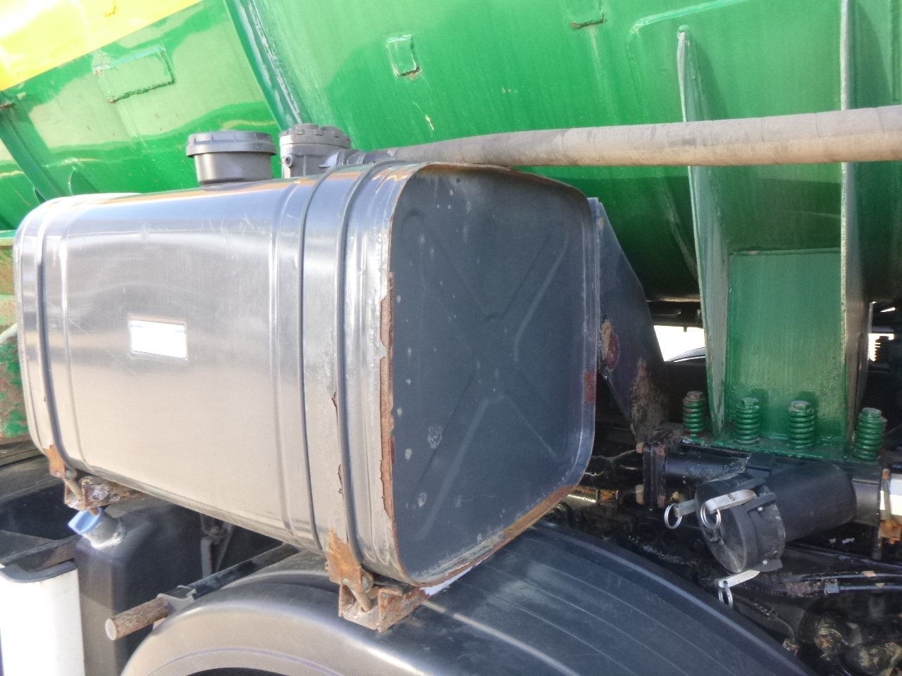 Vakuumska cisterna Mercedes Axor 3236 8x4 RHD vacuum tank: slika 17