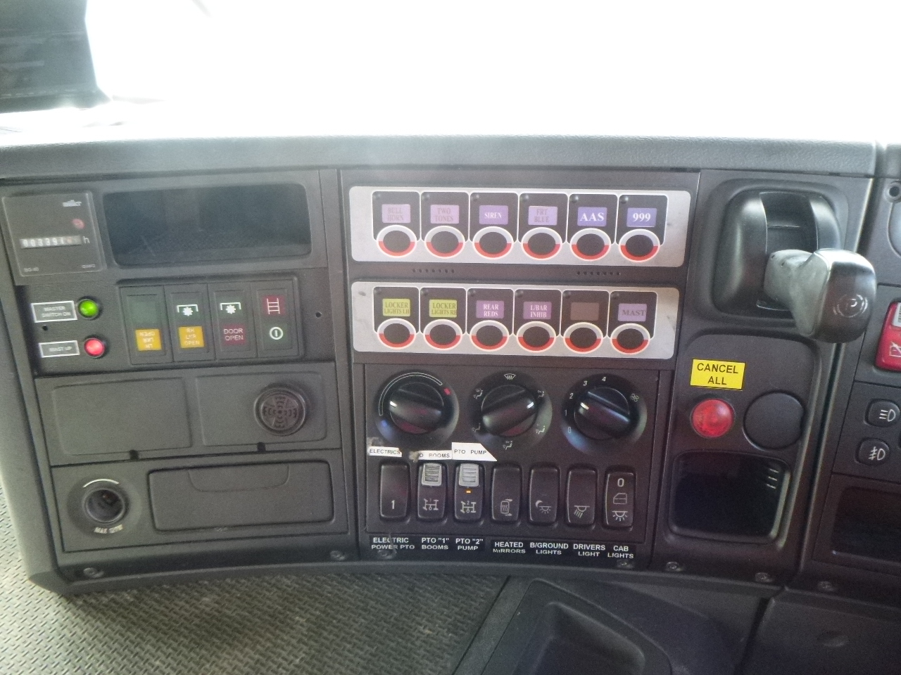 Vatrogasni kamion Scania P310 6x2 RHD fire truck + pump, ladder & manlift: slika 31