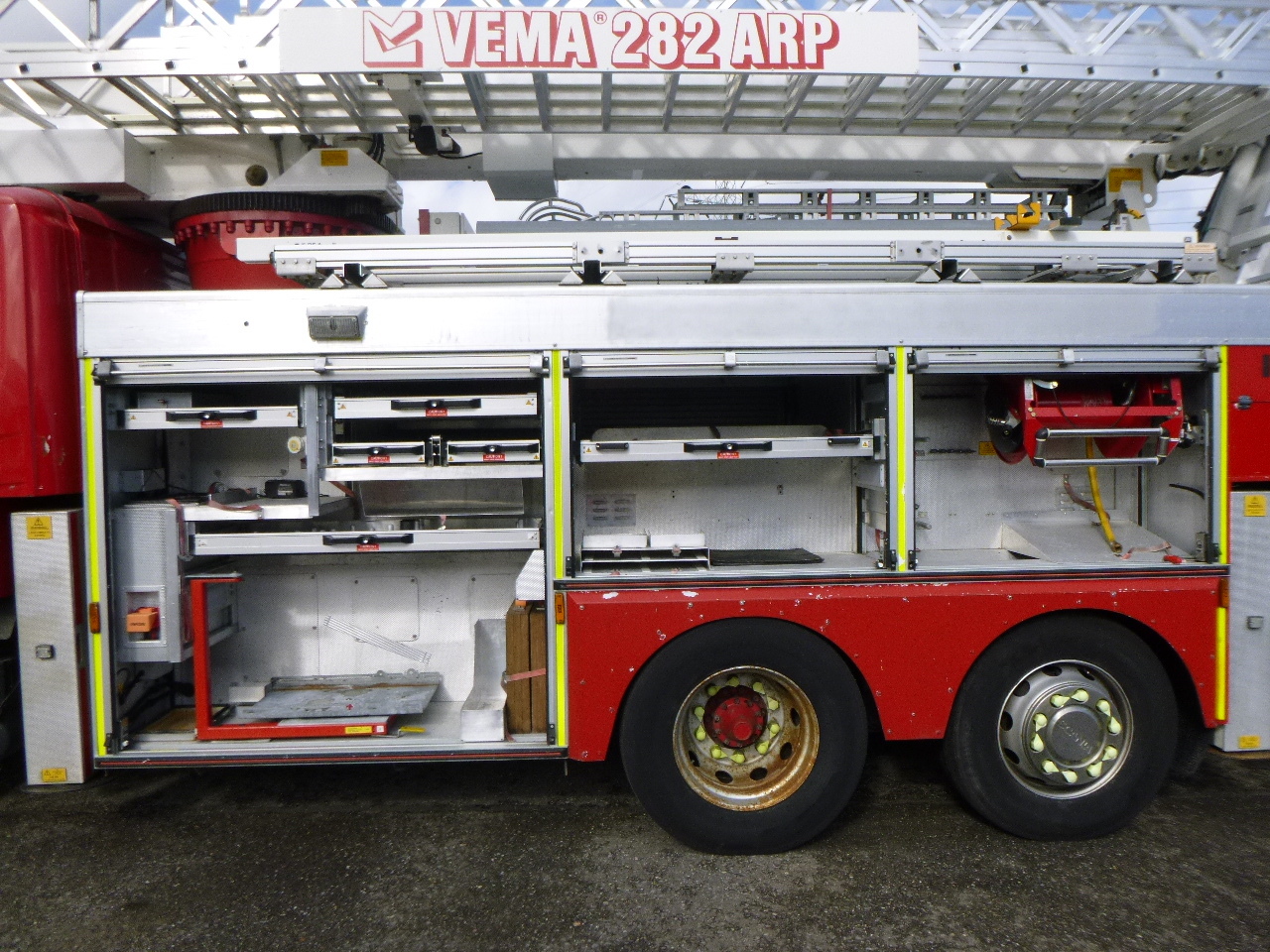 Vatrogasni kamion Scania P310 6x2 RHD fire truck + pump, ladder & manlift: slika 14