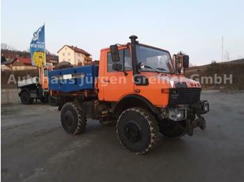 Korisno/ posebno vozilo Unimog U 1600, 427/12, mit Aufbaustreuer