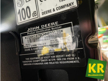 X107 John Deere  - Baštenska kosačica