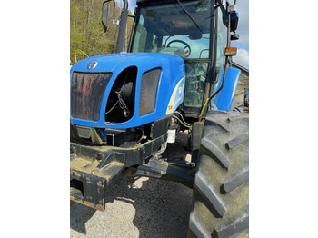 Traktor novi New Holland TL90: slika 2