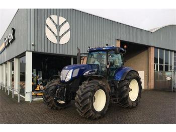 New Holland T7070  - Traktor
