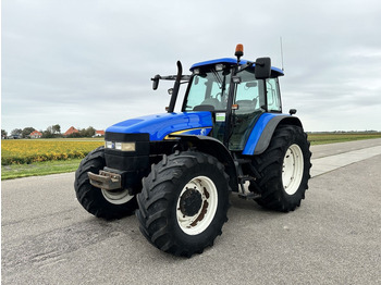 New Holland TM 155 - Traktor