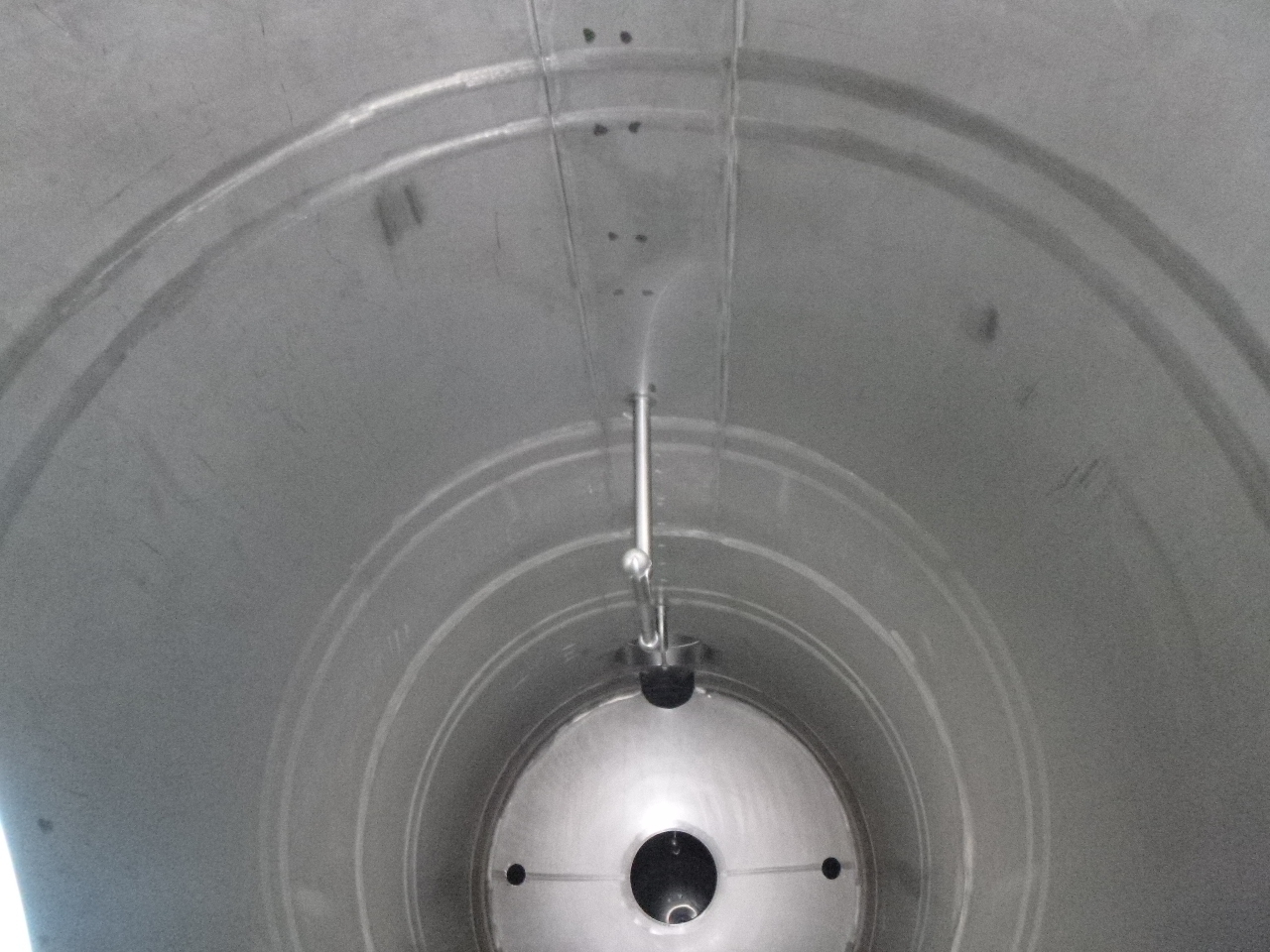 Poluprikolica cisterna za prevoz hrane Clayton Food tank inox 30 m3 / 1 comp: slika 11