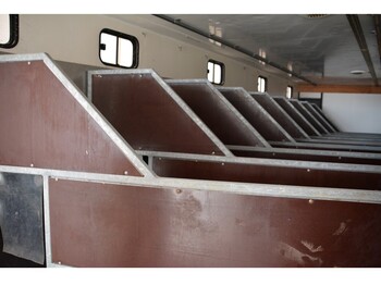 Poluprikolica za prevoz konja DESOT Horse trailer (10 horses): slika 4