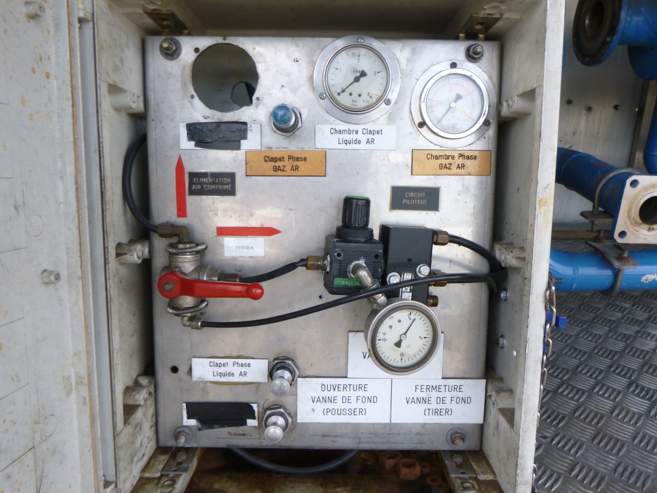 Poluprikolica cisterna za prevoz gasa Guhur Low-pressure gas tank steel 31.5 m3 / 10 bar (methyl chloride): slika 11